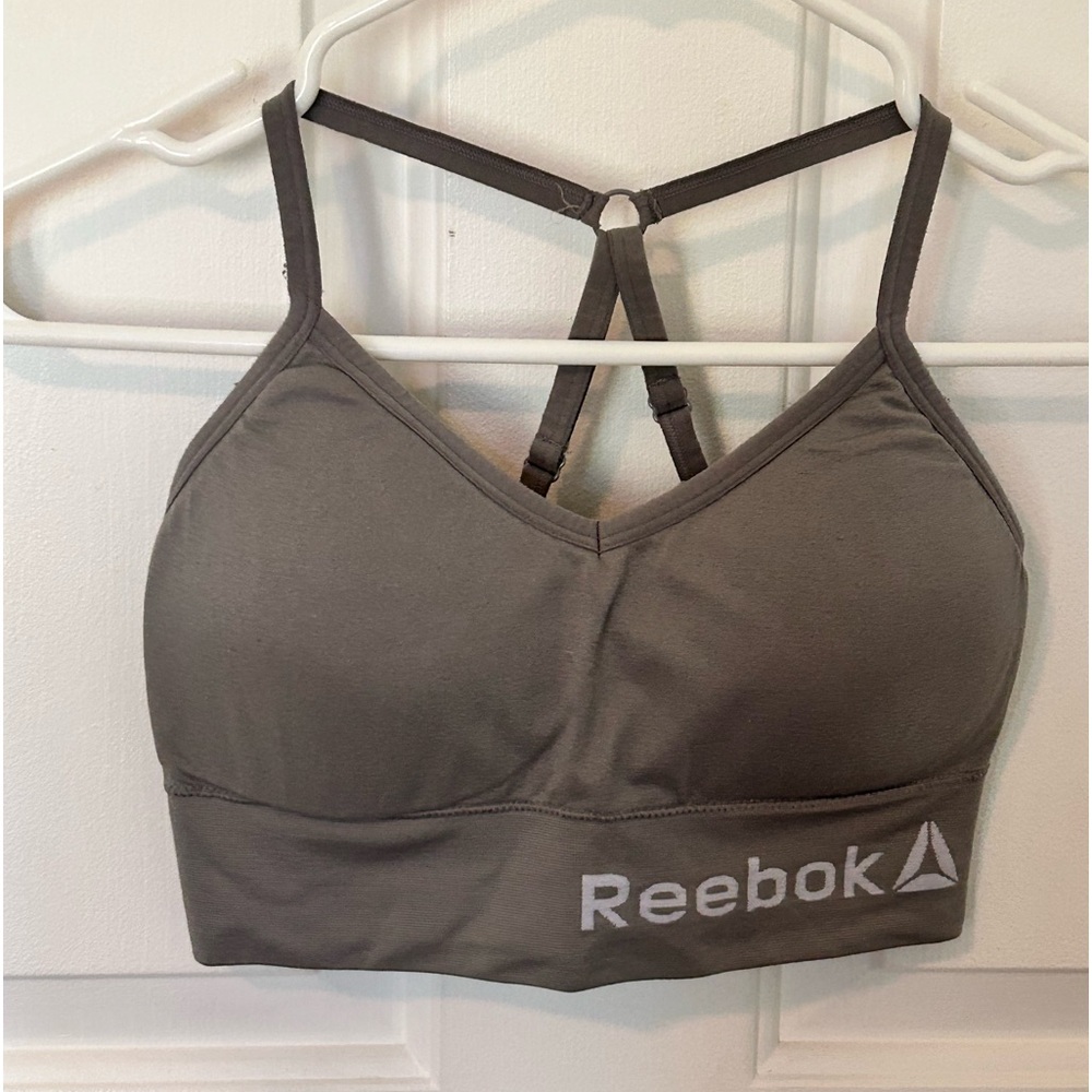 Sports Bra Reebok Size Medium. Almost never worn.